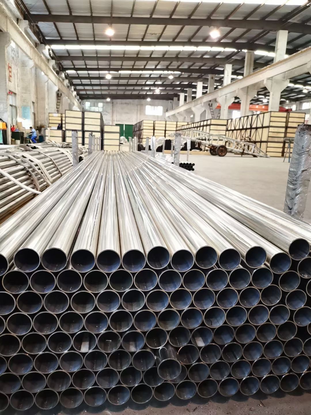 What is the classification of stainless steel pipe?