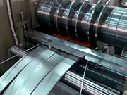 Why is there an inconsistency in the thickness of 304 stainless steel strips within the same batch