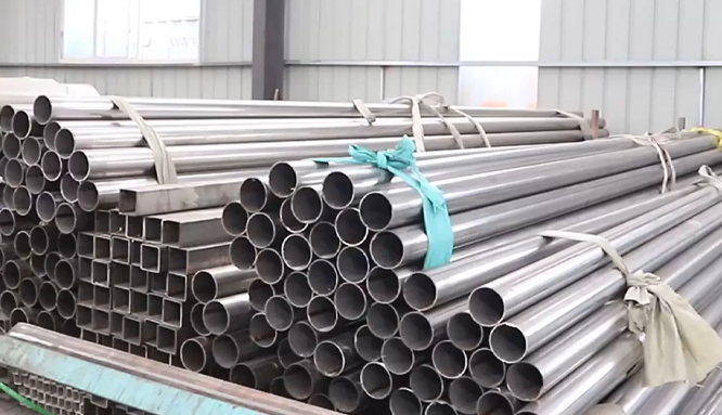 What are the classifications and applications of carbon steel tubes?
