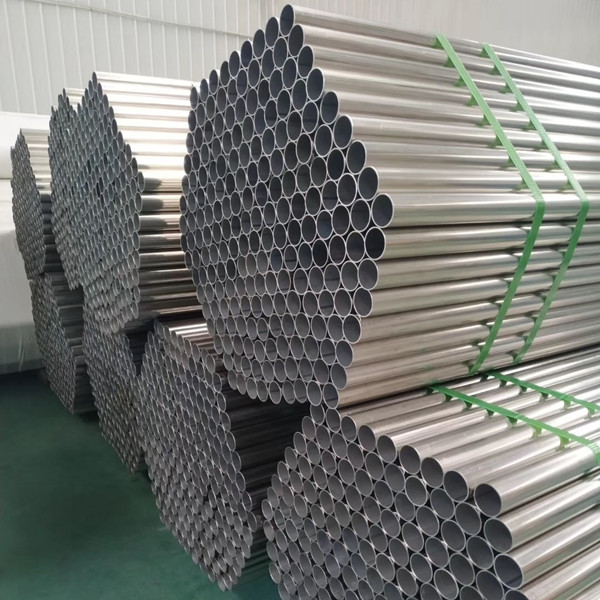Stainless Steel Seamless Pipes / Tubes Featured Image